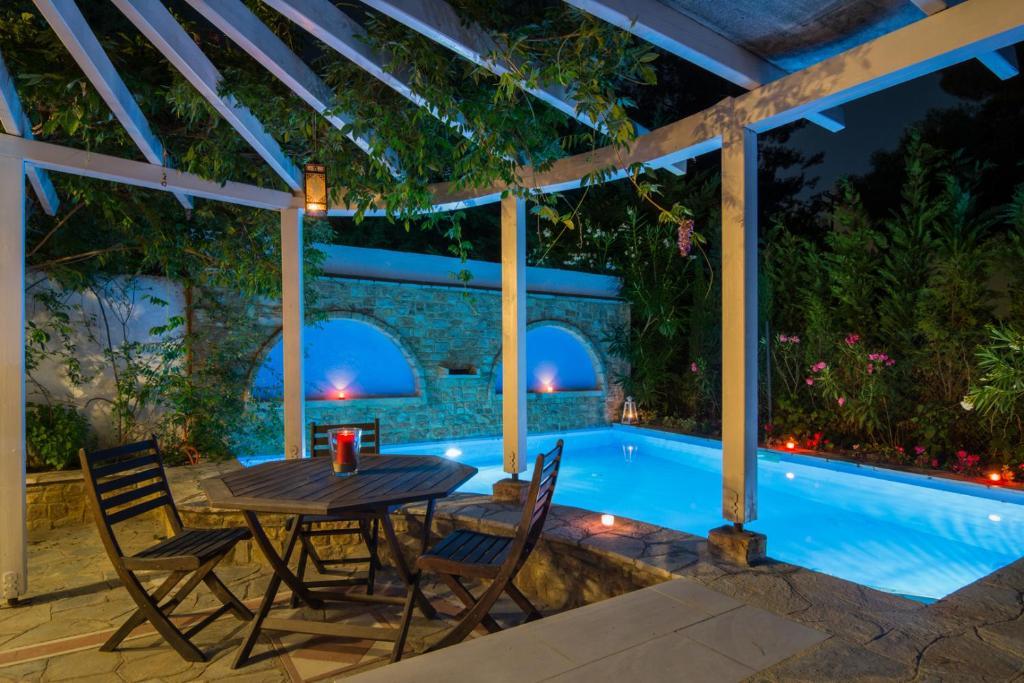 Maria Elena Villas Néos Marmarás Quarto foto