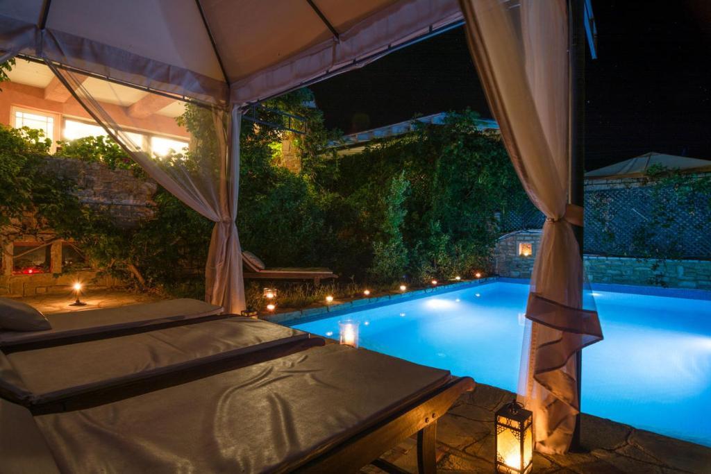 Maria Elena Villas Néos Marmarás Quarto foto